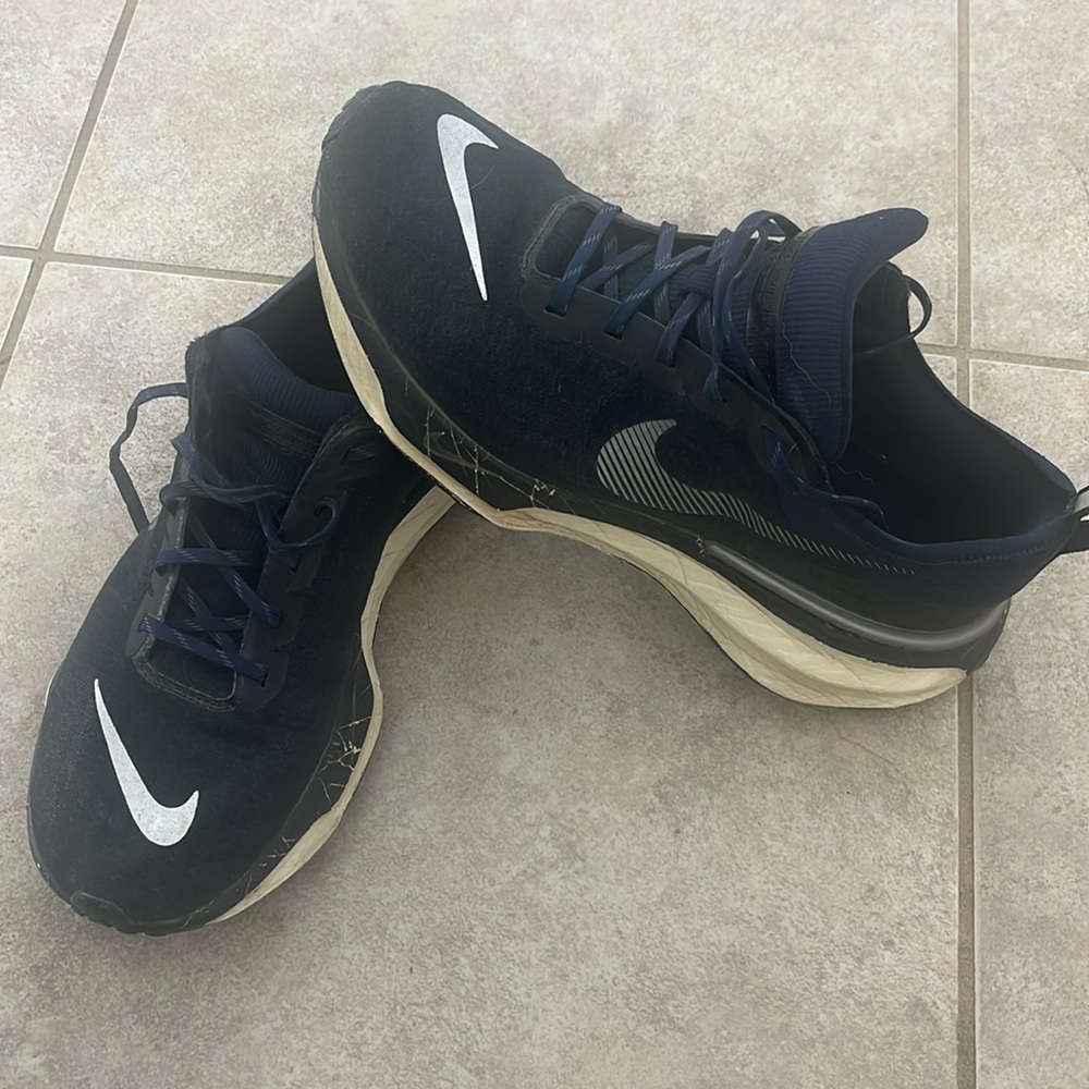 Nike ZoomX Invincible Run 3